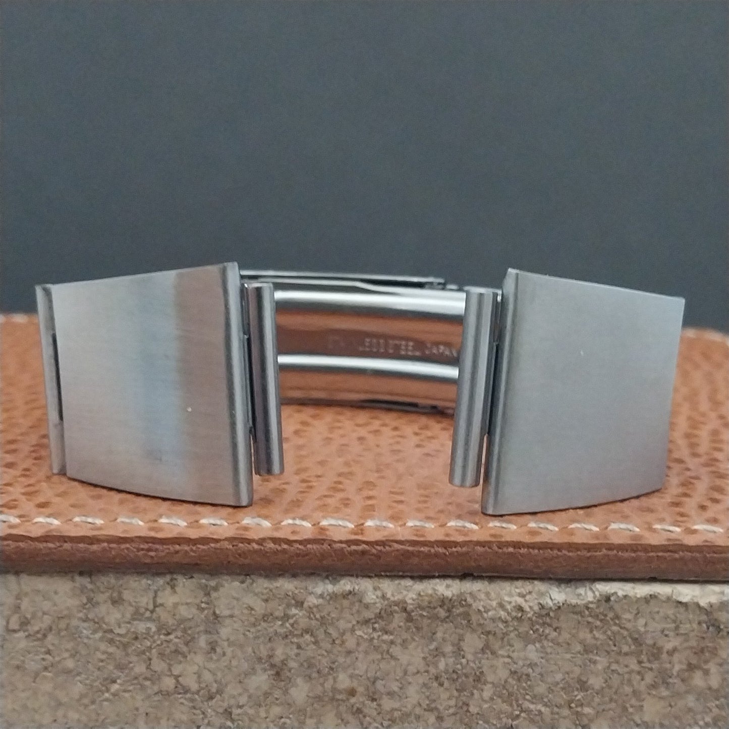 19mm Stainless Steel Bear Japan Classic Flared 1970s Unused Vintage Watch Band