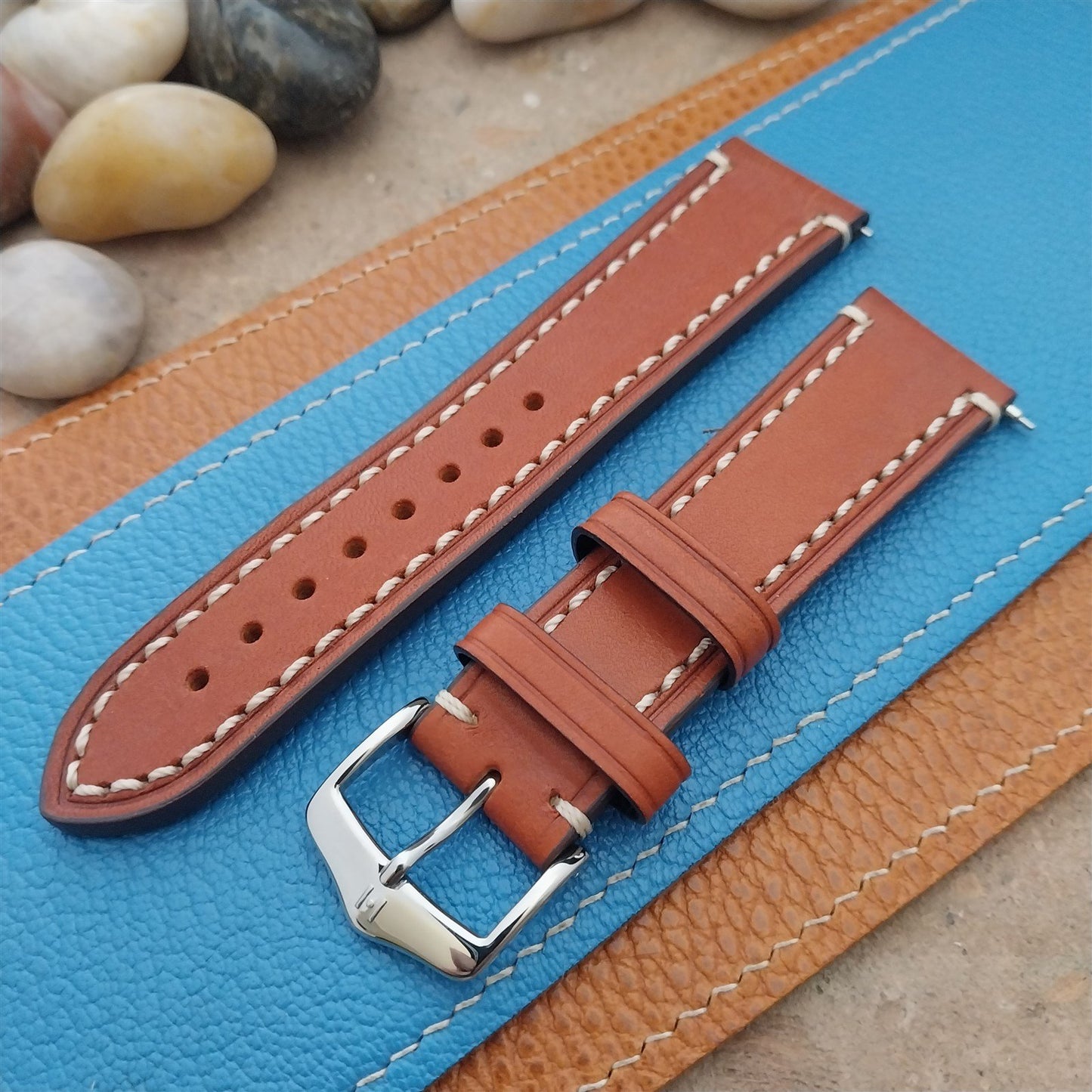 Gold Brown 22mm Hirsch Liberty Artisan Leather Classic Tapered 22/20 Watch Strap