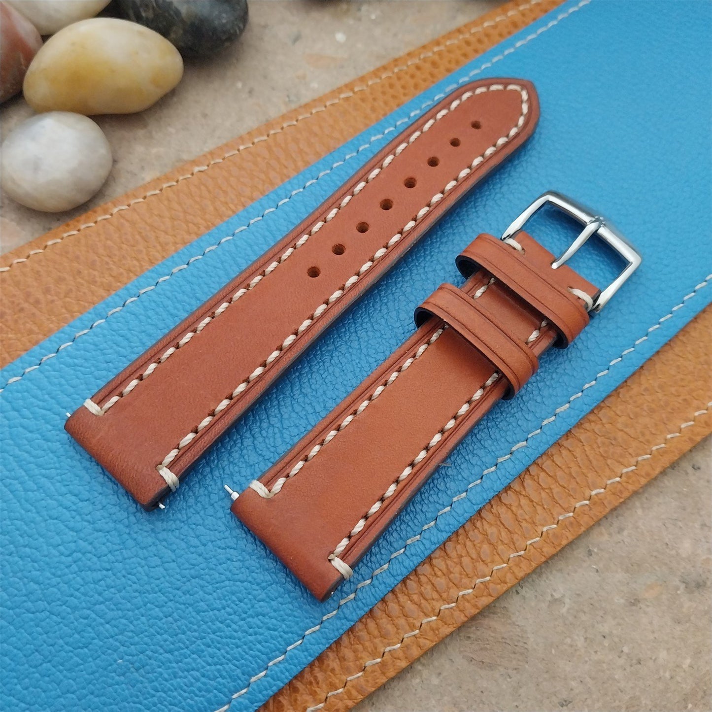 Gold Brown 22mm Hirsch Liberty Artisan Leather Classic Tapered 22/20 Watch Strap