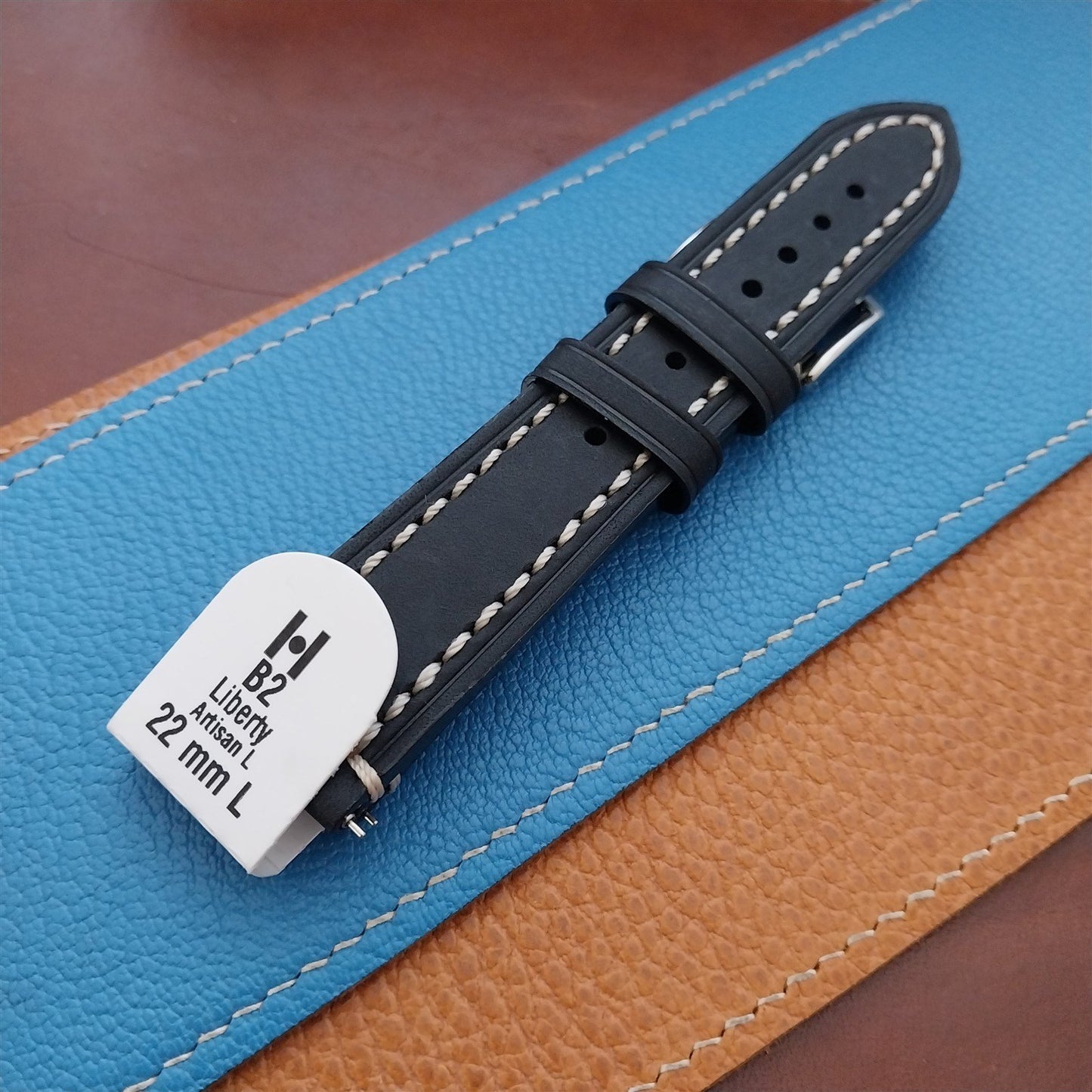 Black 22mm Hirsch Liberty Artisan Leather Classic Tapered 22/20 Watch Strap