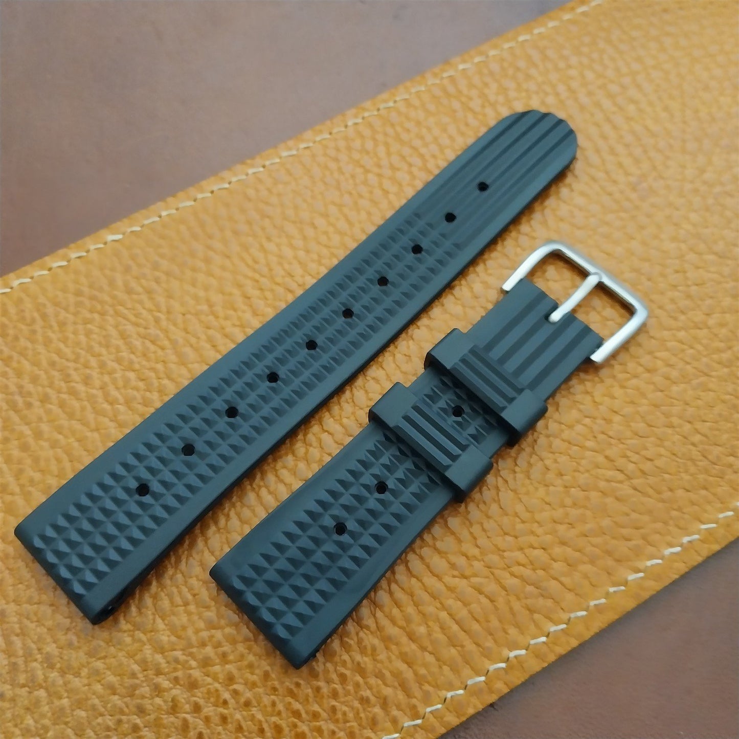 20mm TPU Rubber Black 6105 Waffle Divers Watch Strap