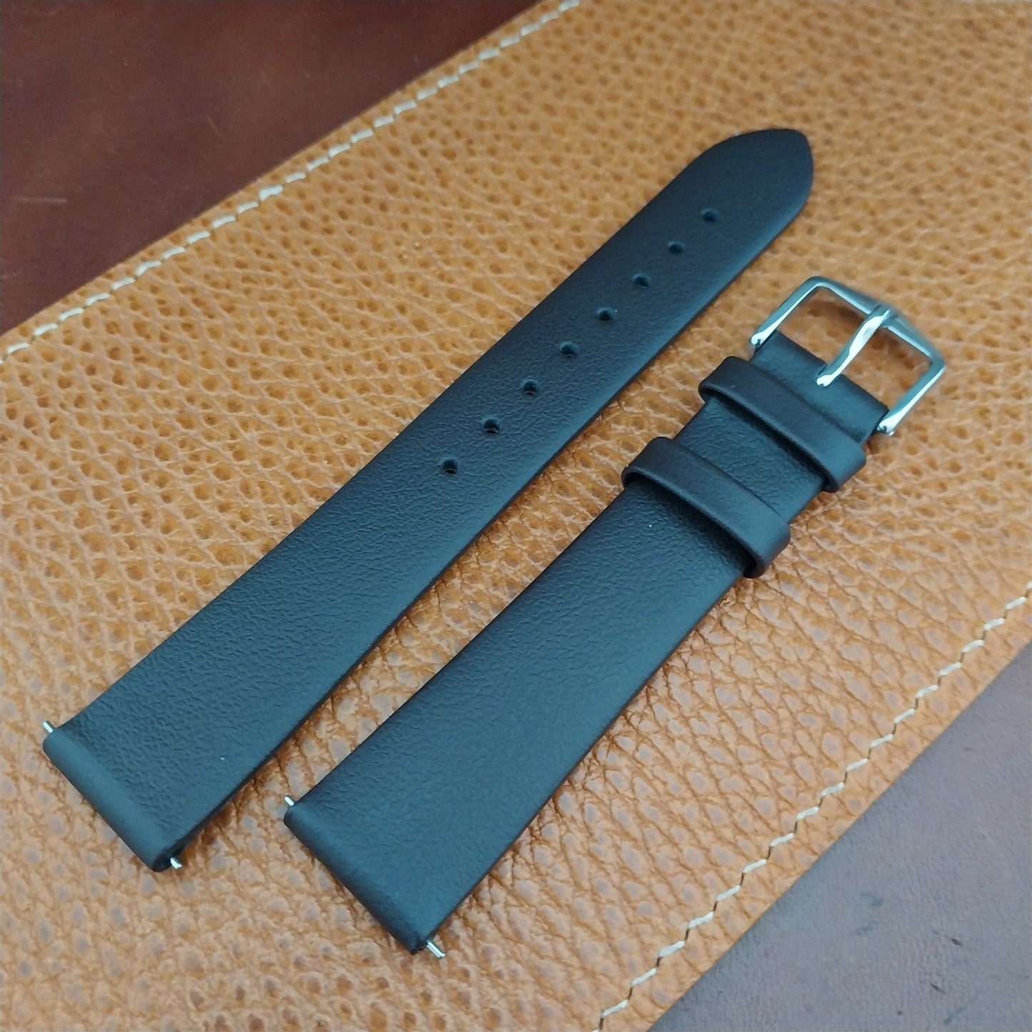 18mm Hirsch Toronto Brown Leather Tapered 18/16 Watch Strap