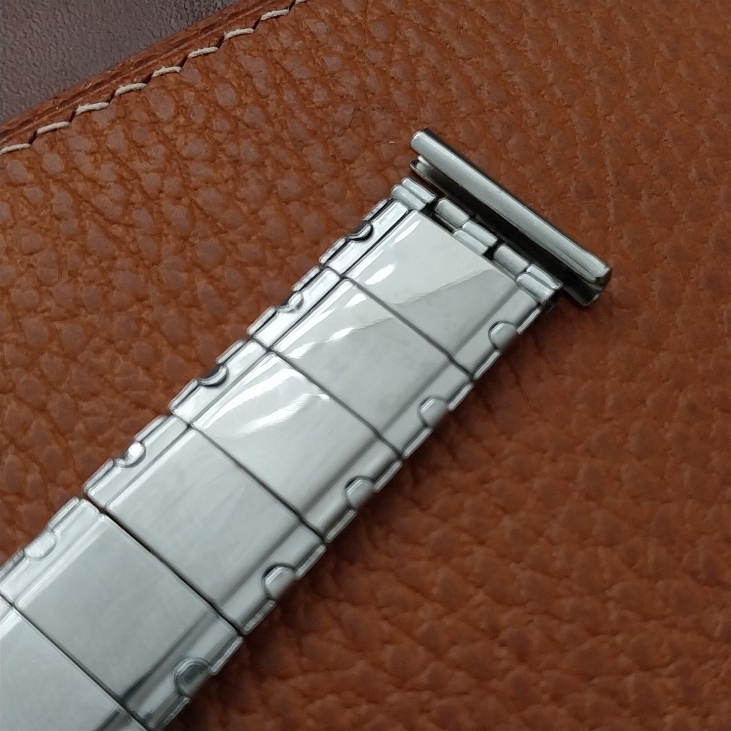 20mm Wire-Lug Stainless Steel 1960s Classic Stretch Unused Vintage Watch Band