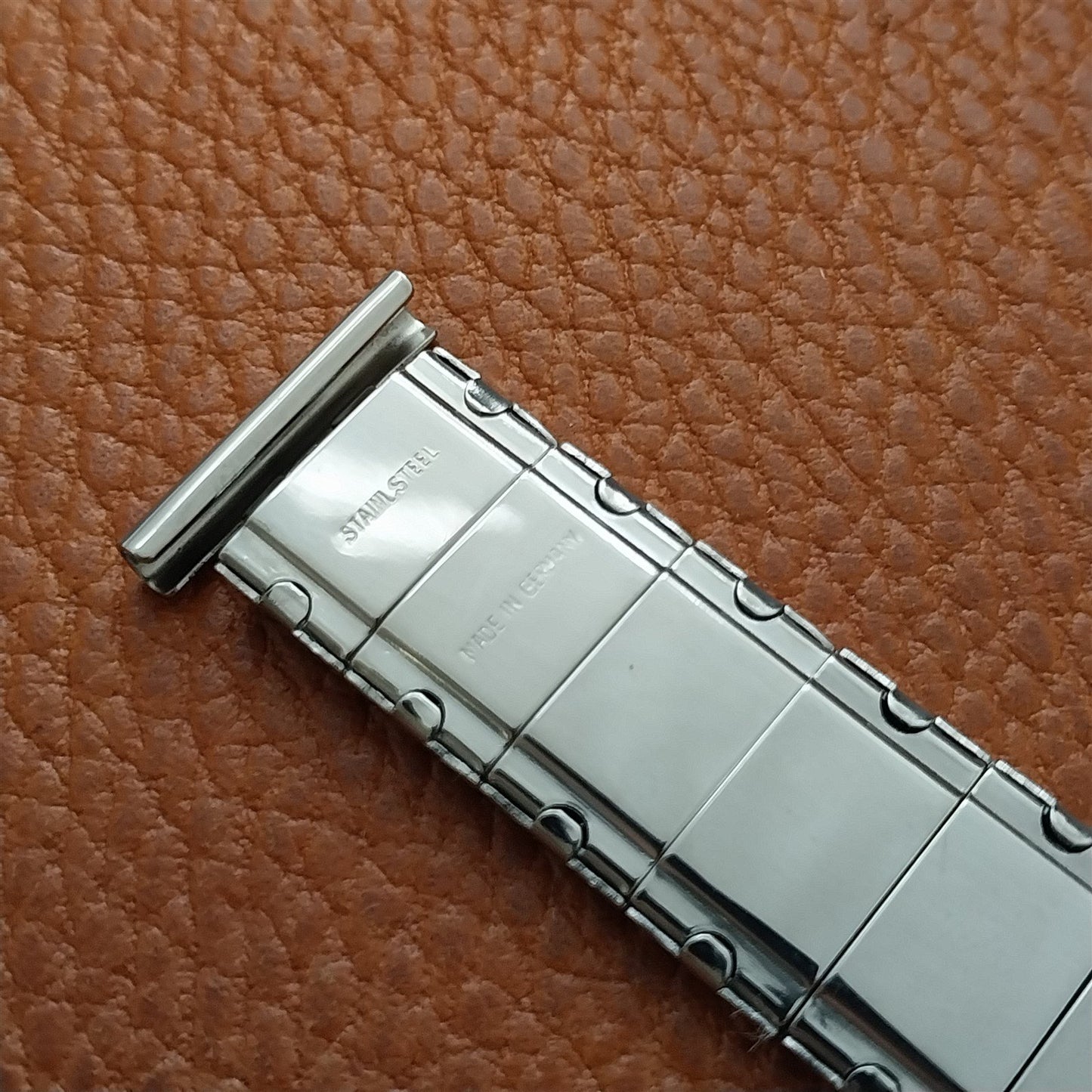 20mm Wire-Lug Stainless Steel 1960s Classic Stretch Unused Vintage Watch Band