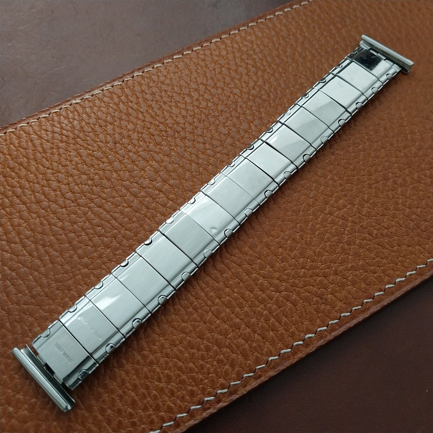 20mm Wire-Lug Stainless Steel 1960s Classic Stretch Unused Vintage Watch Band