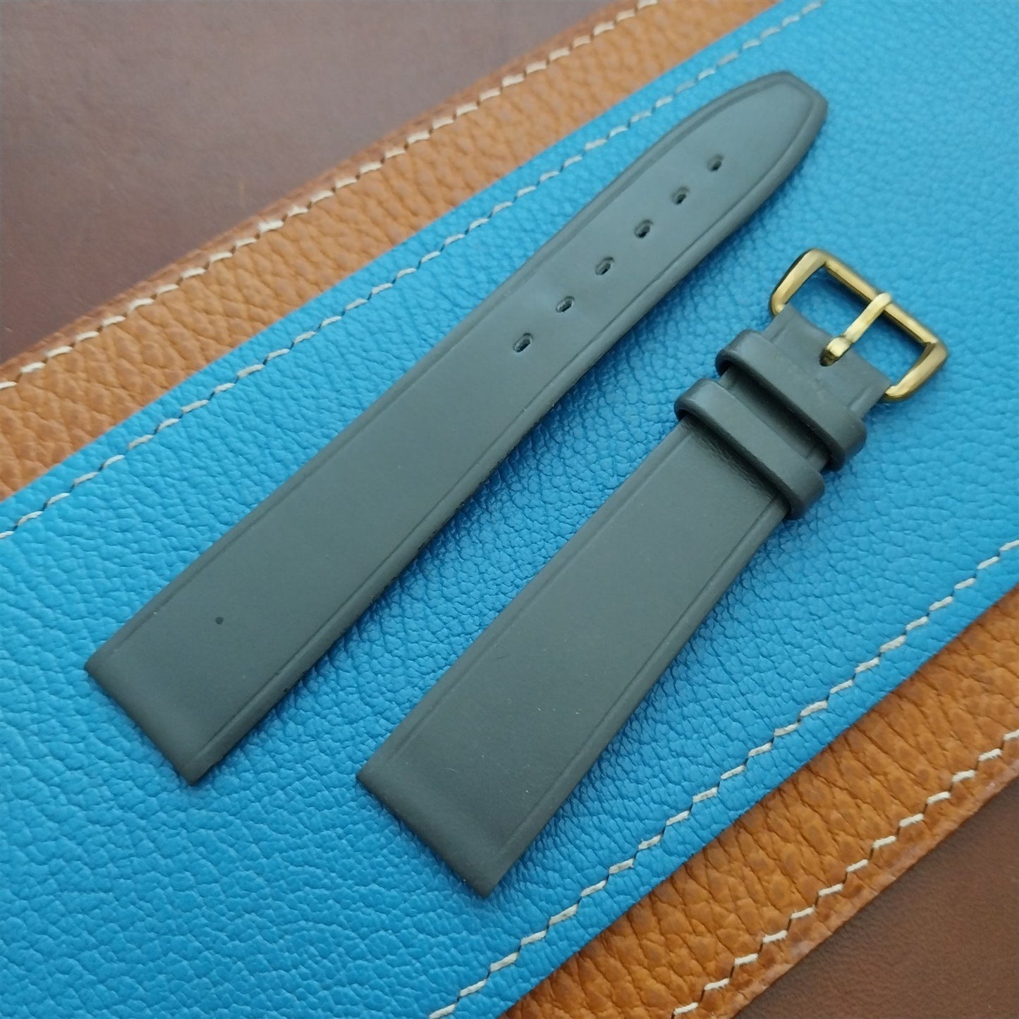 1960s 17.6mm Gray Leather Classic Tapered 2-Keeper Unused Vintage Watch Strap