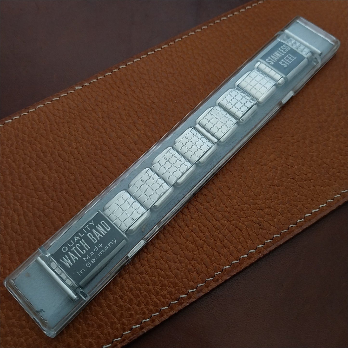 20mm Wire-Lug Stainless Steel 1960s Classic Stretch Unused Vintage Watch Band