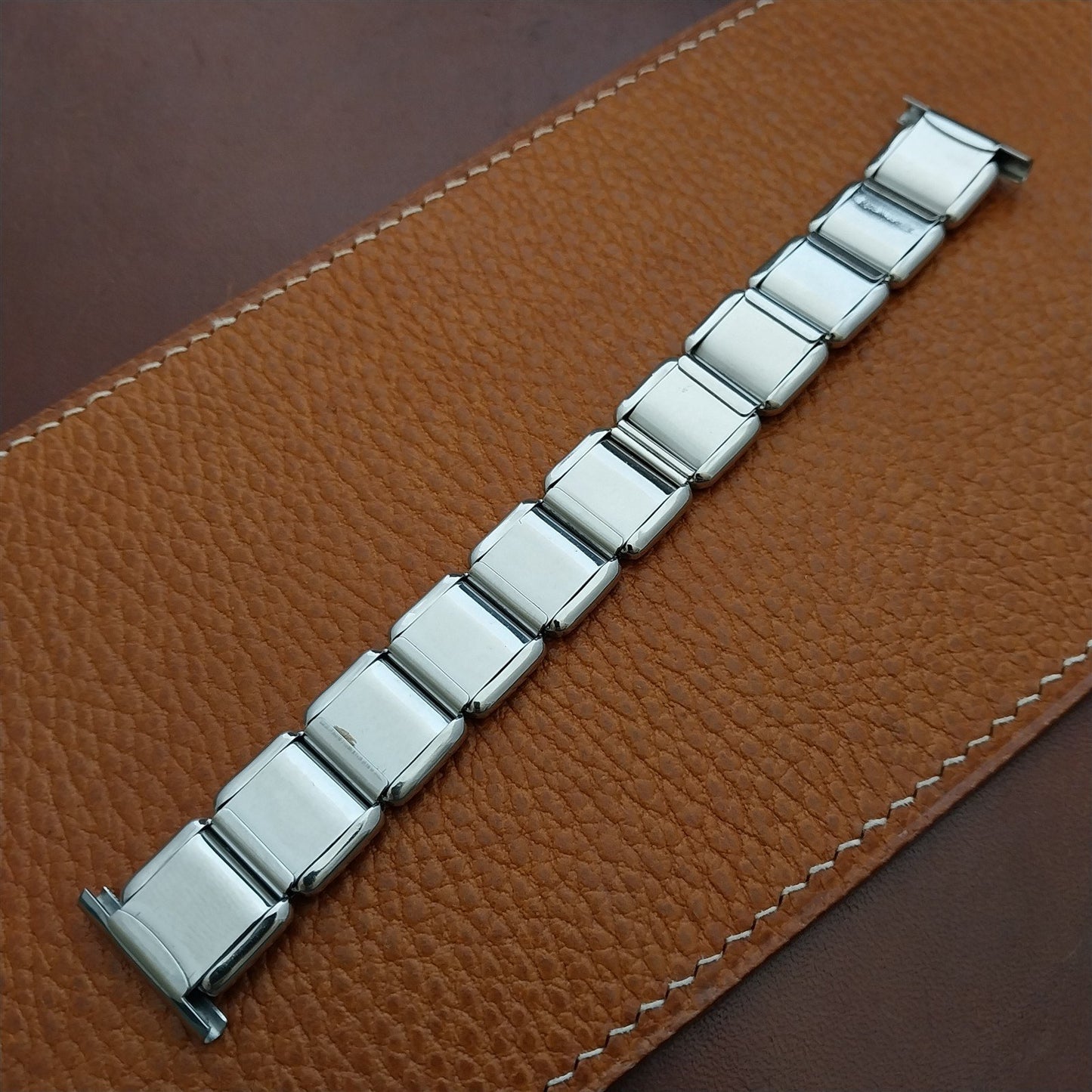 20mm Wire-Lug Stainless Steel 1960s Classic Stretch Unused Vintage Watch Band