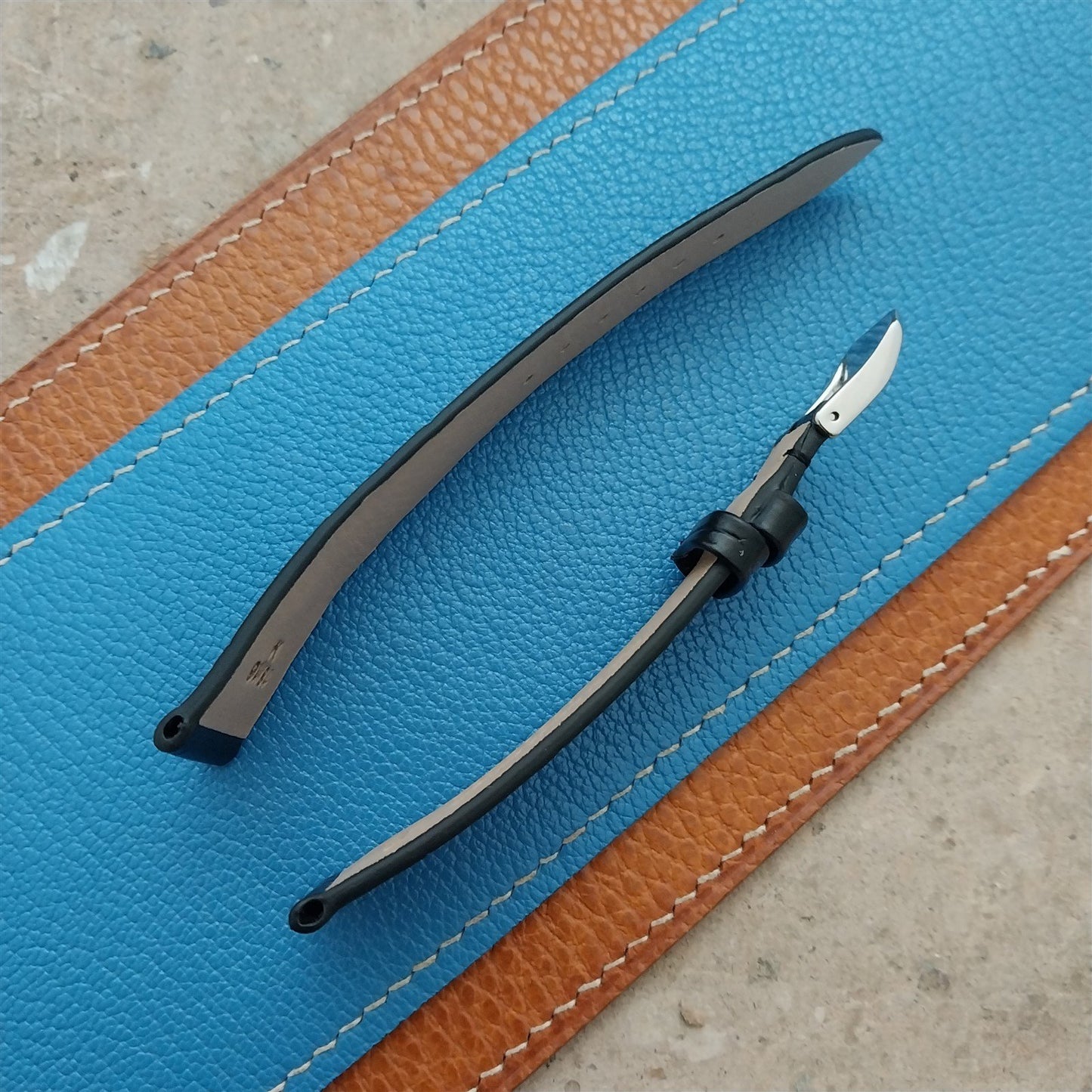 18mm Rios Miami Matte Black Alligator Grain Leather Tapered 18/16 Watch Strap