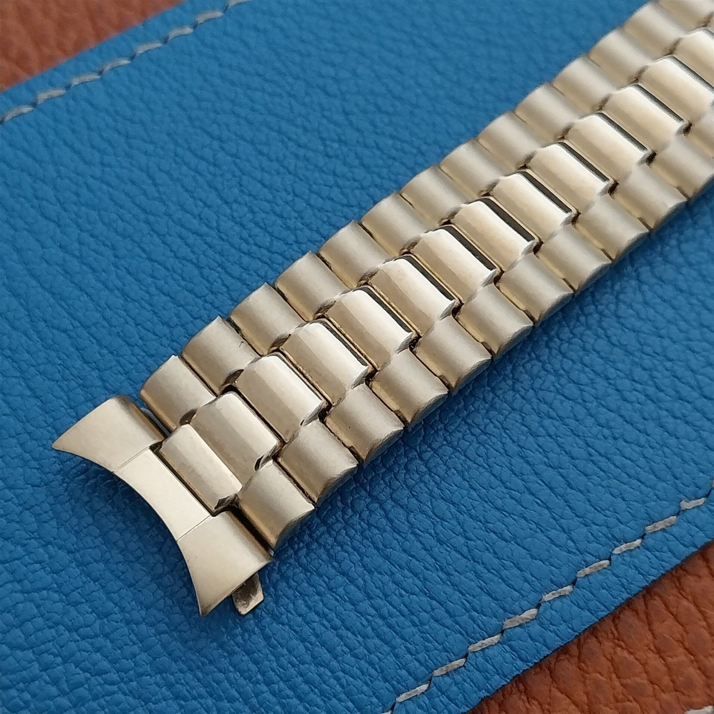 Vintage Wide Yellow Gold-Tone 20mm Speidel EuroFlex Unused NOS 1980s Watch Band