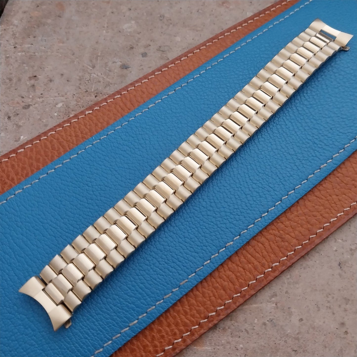 Vintage Wide Yellow Gold-Tone 20mm Speidel EuroFlex Unused NOS 1980s Watch Band