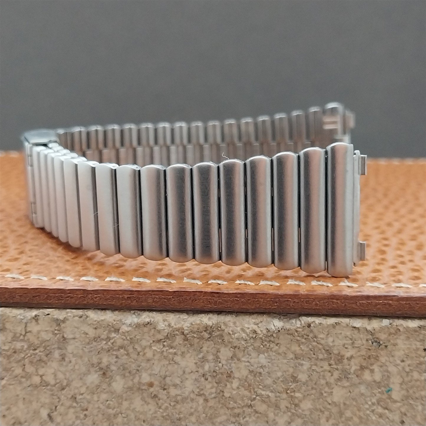 Vintage Special Fit 2-Piece Stainless Steel 18mm nos Unused Classic Watch Band