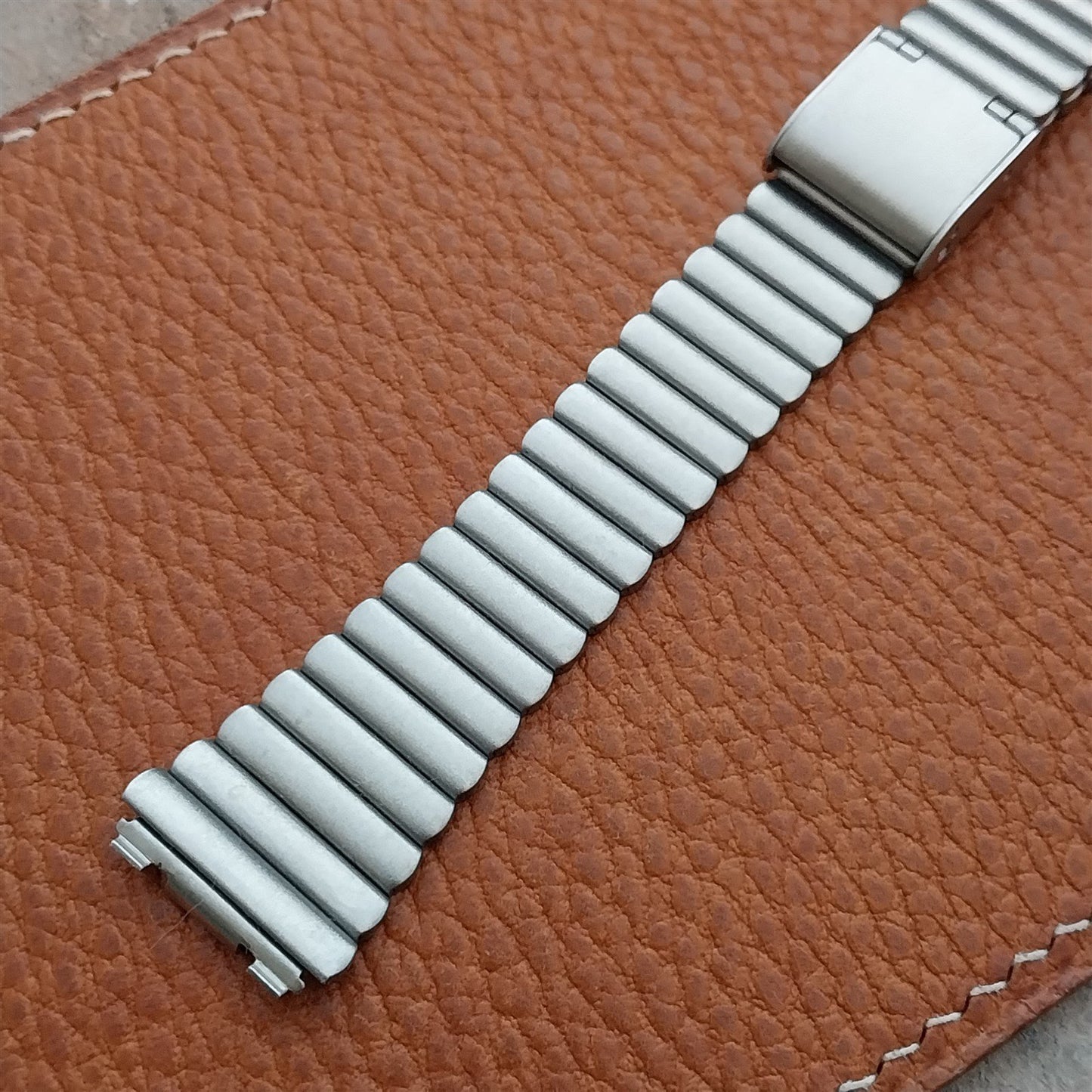 Vintage Special Fit 2-Piece Stainless Steel 18mm nos Unused Classic Watch Band