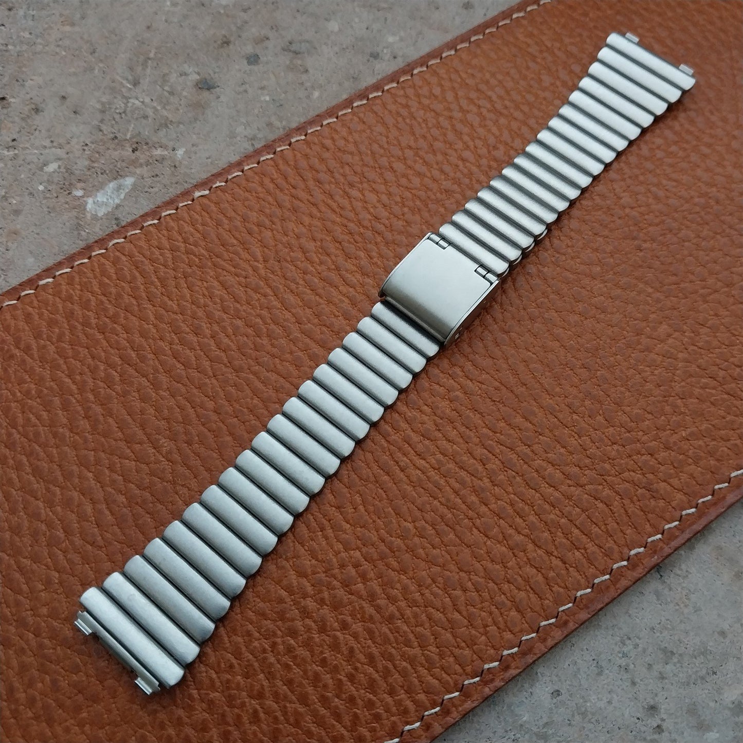 Vintage Special Fit 2-Piece Stainless Steel 18mm nos Unused Classic Watch Band