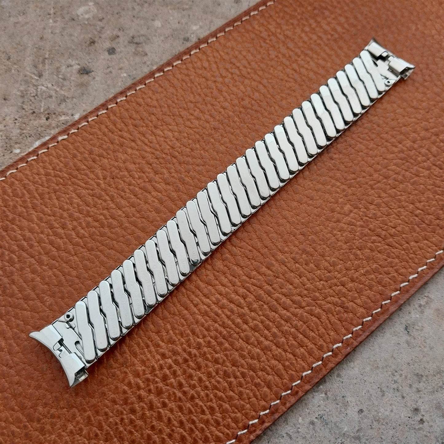 18mm 17mm Baldwin Stainless Steel Expansion nos 1960s Vintage Watch Band
