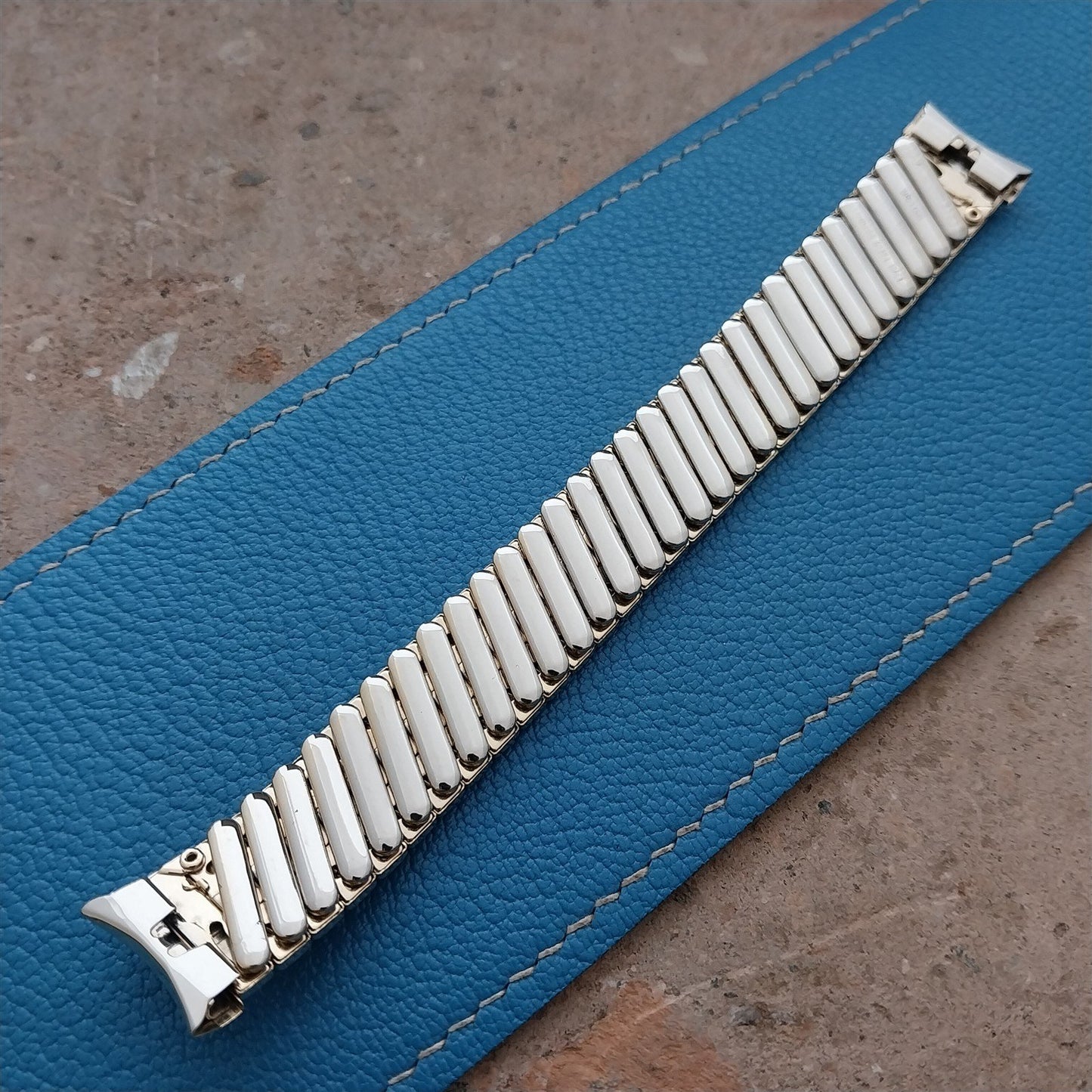 1960s Gold-Tone Hawley Rand 17.2mm Classic Stretch Vintage Watch Band
