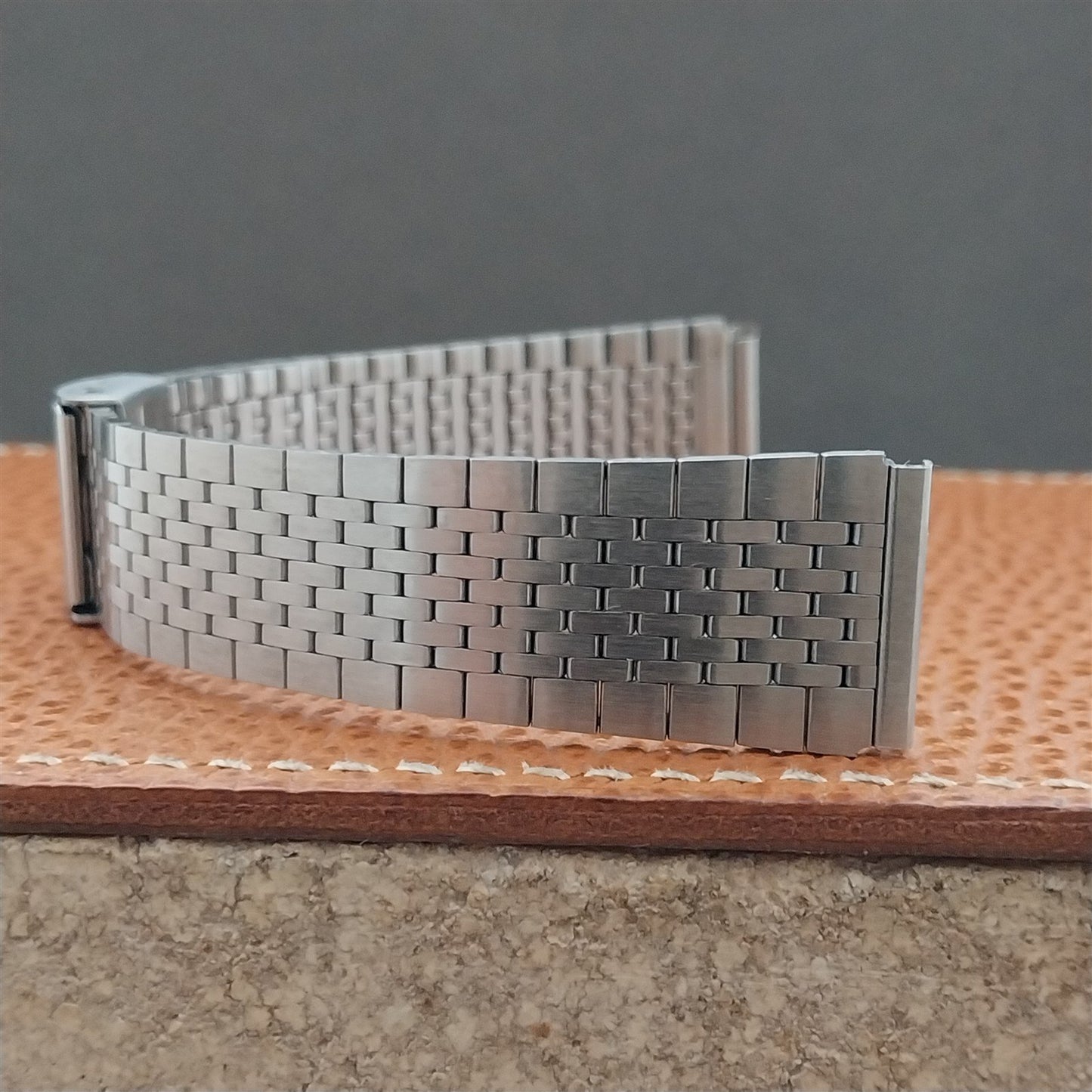 Vintage Hadley Flared 18mm Stainless Steel Unused Classic Watch Band