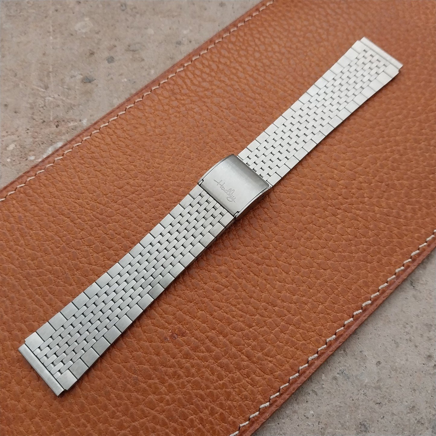 Vintage Hadley Flared 18mm Stainless Steel Unused Classic Watch Band