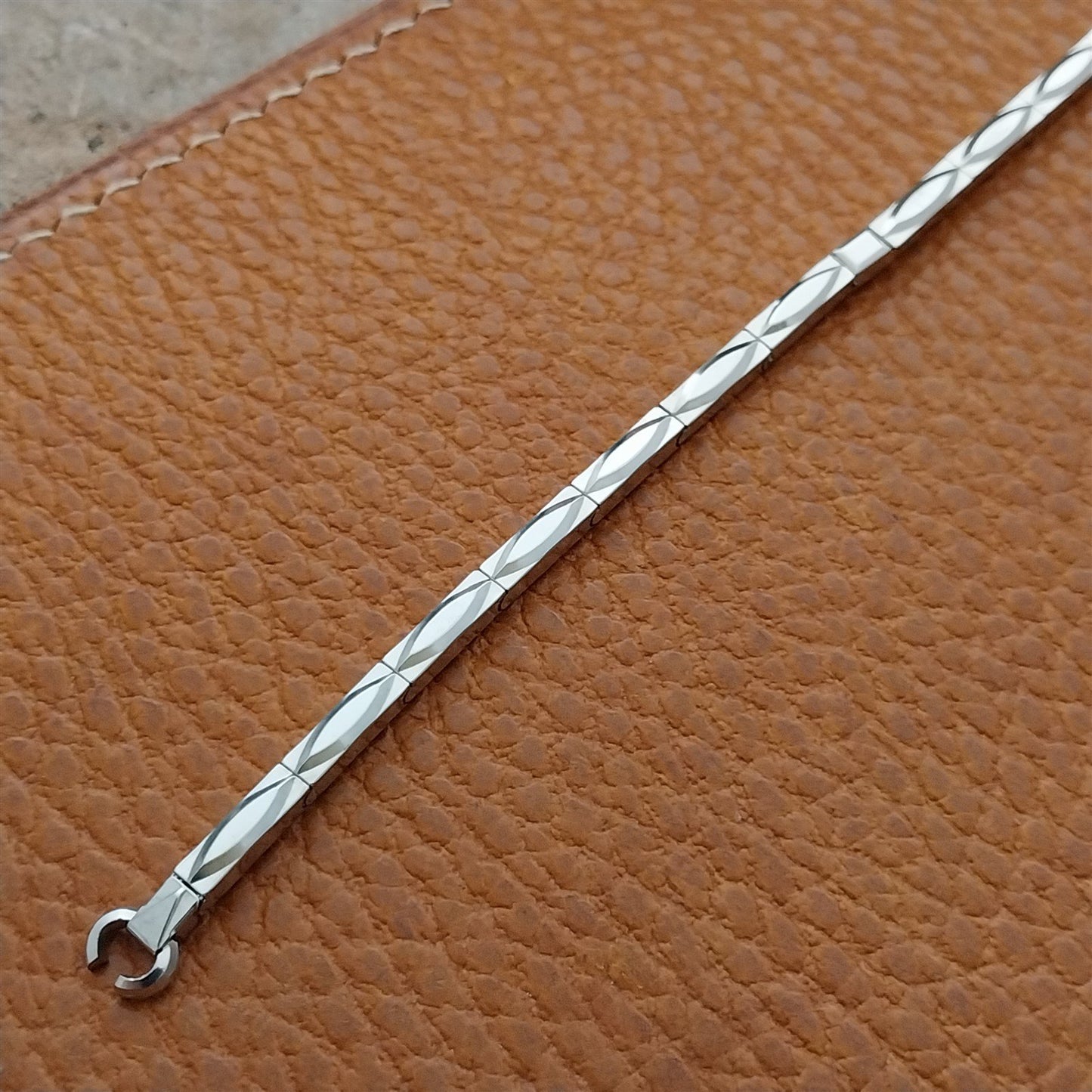 Ladies White Gold-Fill Stretch Admiral 1960s Unused Vintage Cocktail Watch Band
