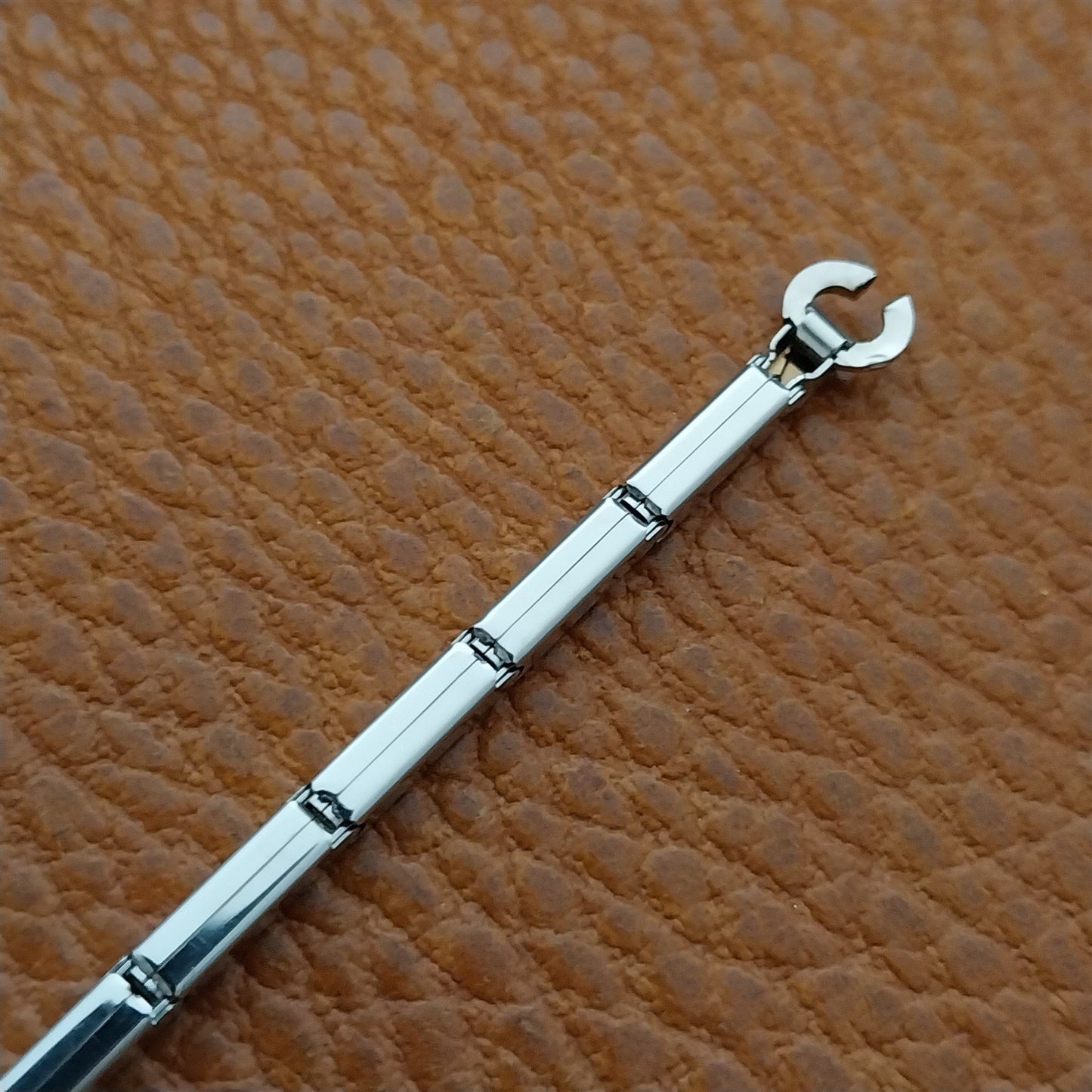 Ladies White Gold-Fill Stretch Admiral 1960s Unused Vintage Cocktail Watch Band