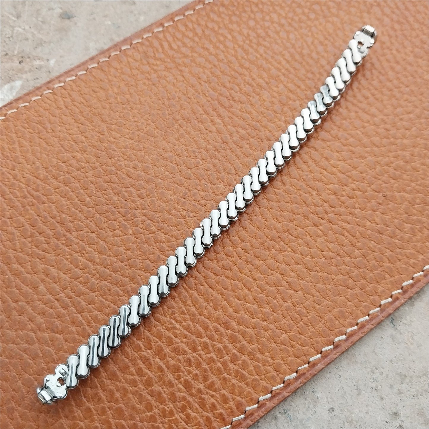 White Gold-Fill Ladies Pontiac Classic Stretch 1950s Vintage Cocktail Watch Band