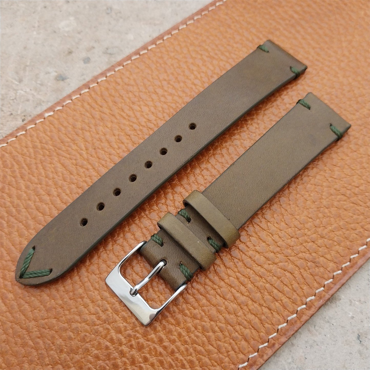 18mm Fleurus France Two Stitch Vintage Style Tapered 18/16 Watch Strap