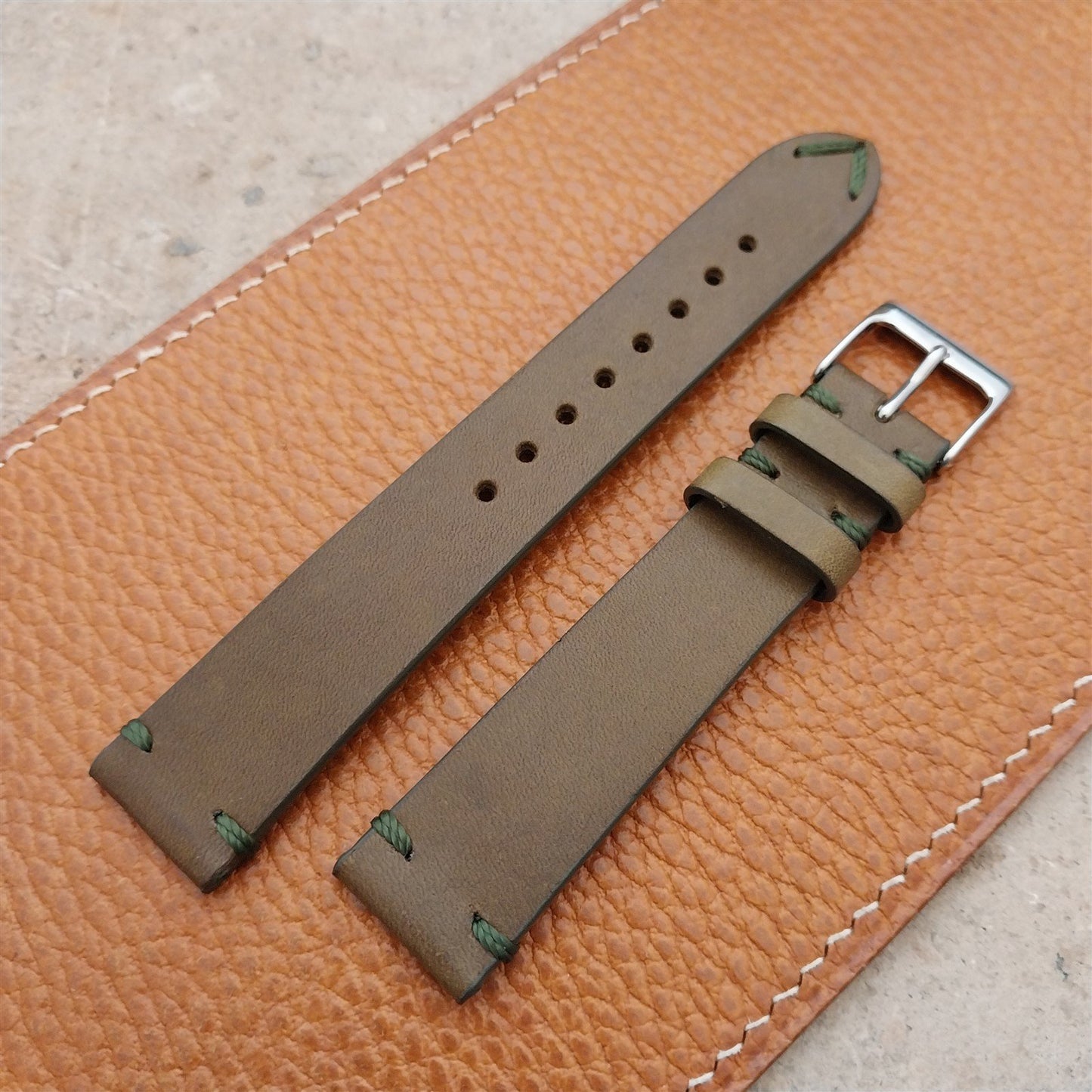 18mm Fleurus France Two Stitch Vintage Style Tapered 18/16 Watch Strap
