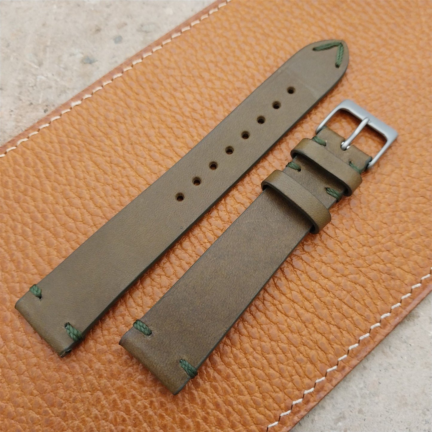 18mm Fleurus France Two Stitch Vintage Style Tapered 18/16 Watch Strap