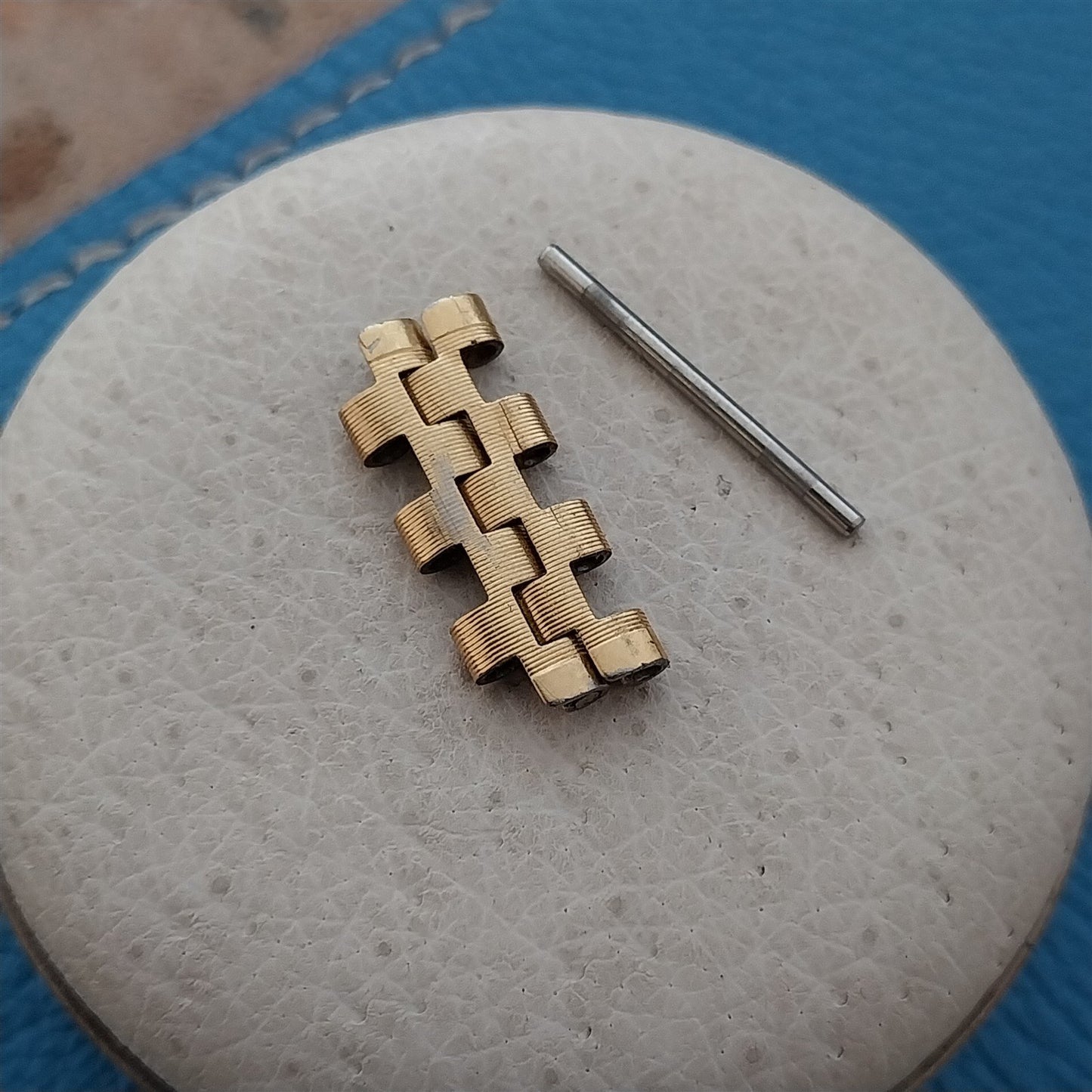 2 Gold Tone NSA Novavit Rado Vintage Watch Band Links