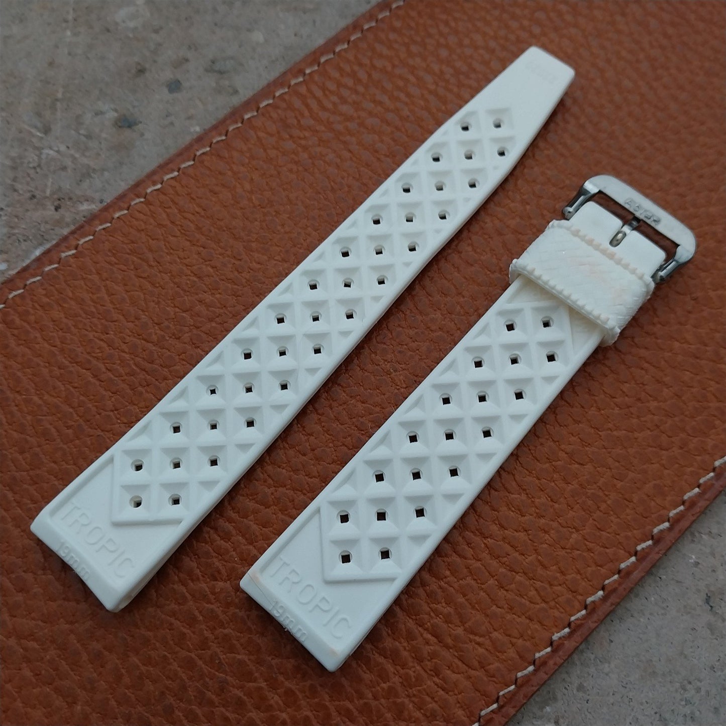 Vintage 19mm Swiss Tropic Straight End White Unused NOS 1970s Diver Watch Strap