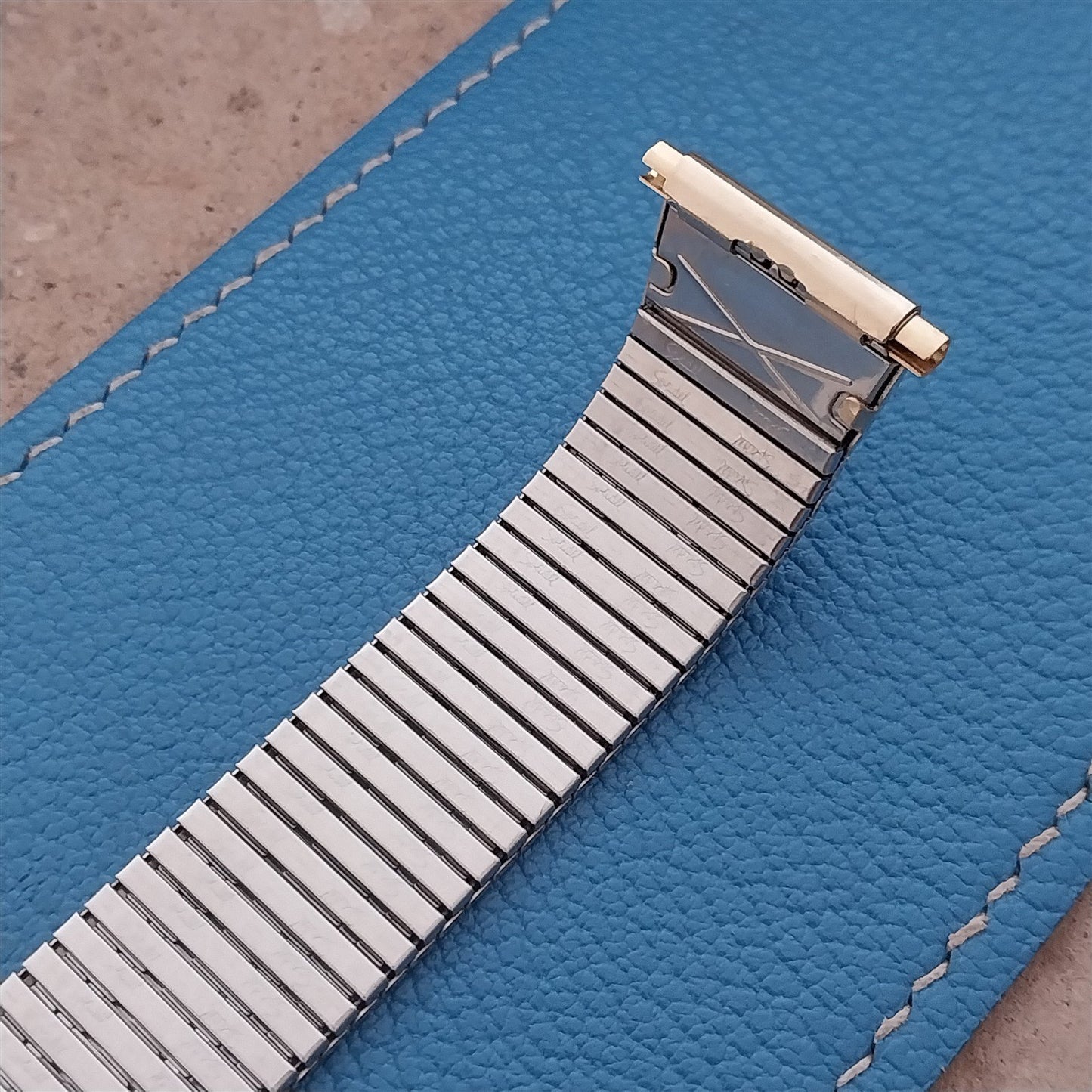 Speidel Gold-Tone Flared Thinline 18mm 19mm 20mm NOS Vintage Watch Band