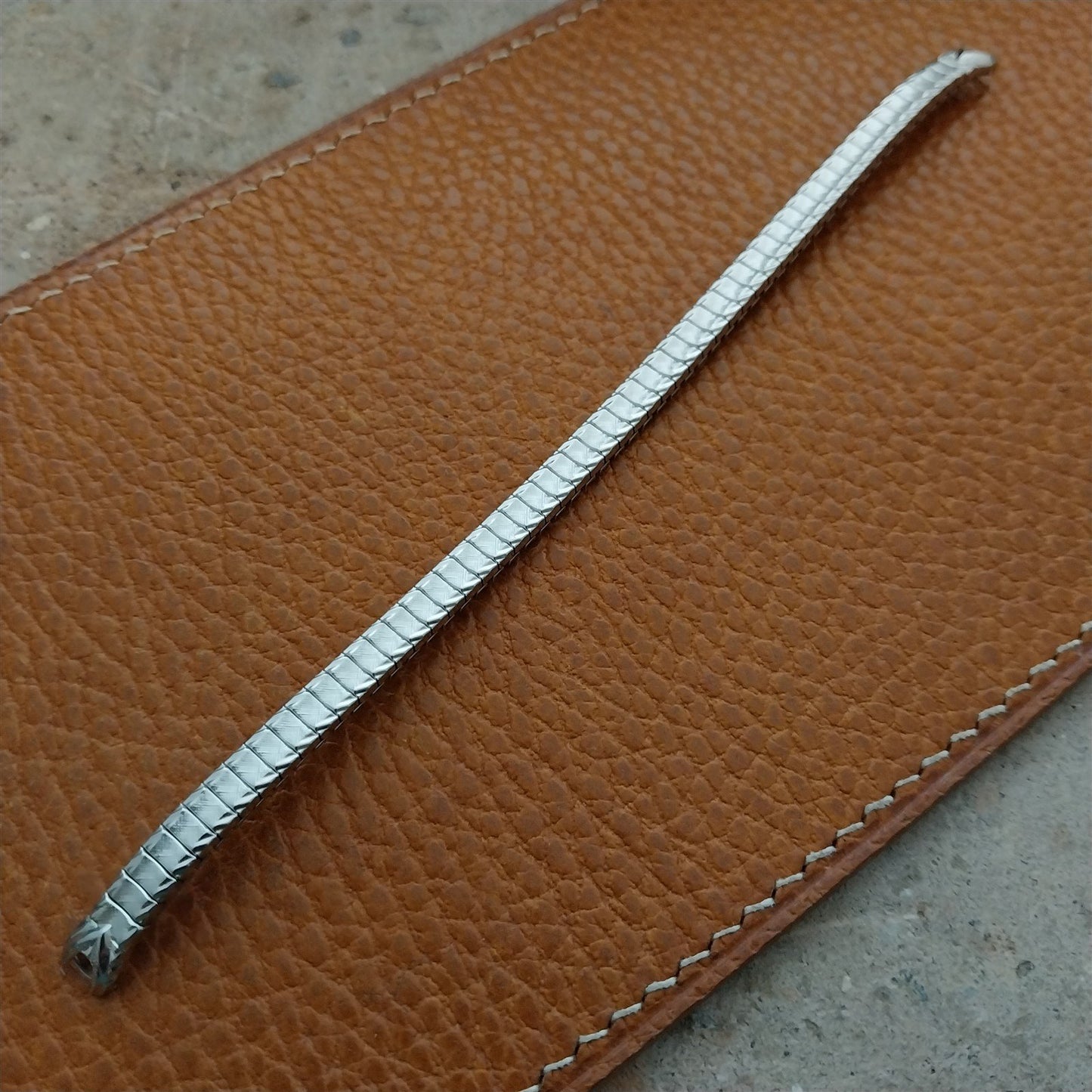 Vintage Speidel Ladies Classic Stretch Unused Stainless Cocktail Watch Band