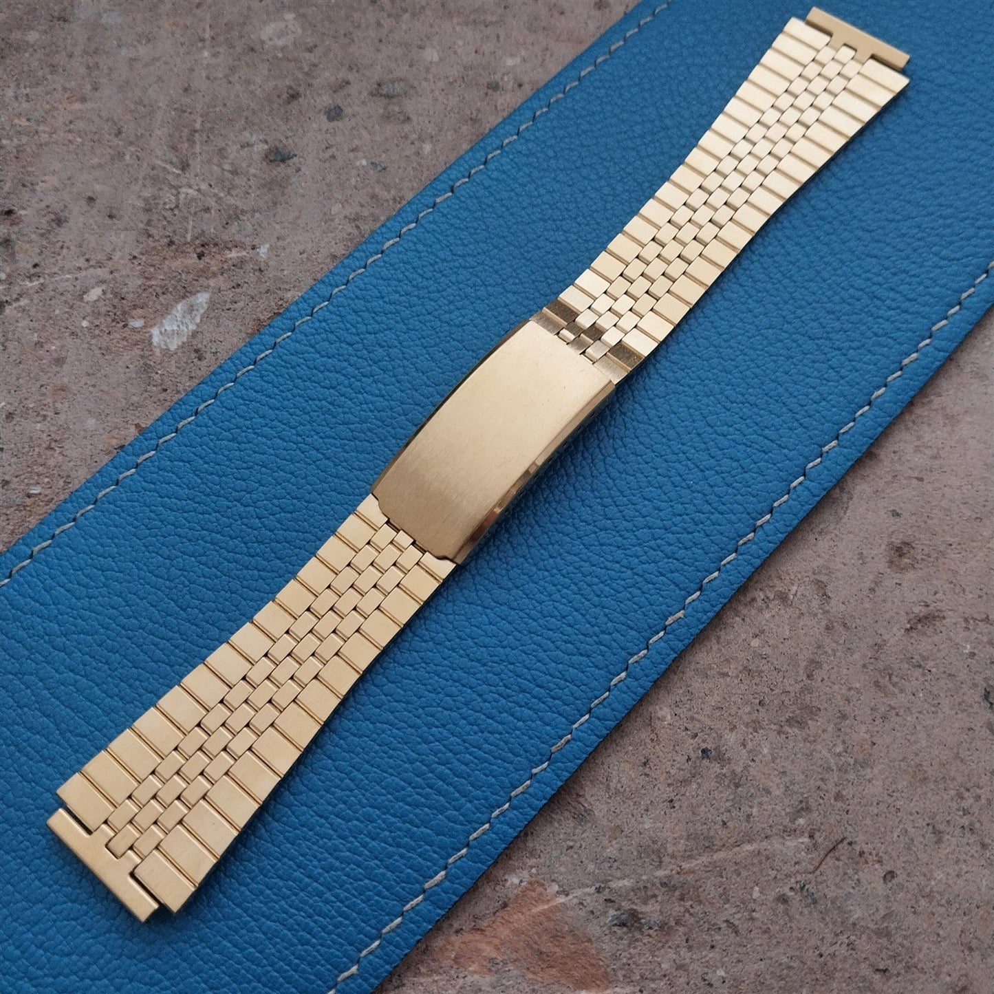 18mm Flared Gold-Tone Unused nos 1980s Vintage Watch Band