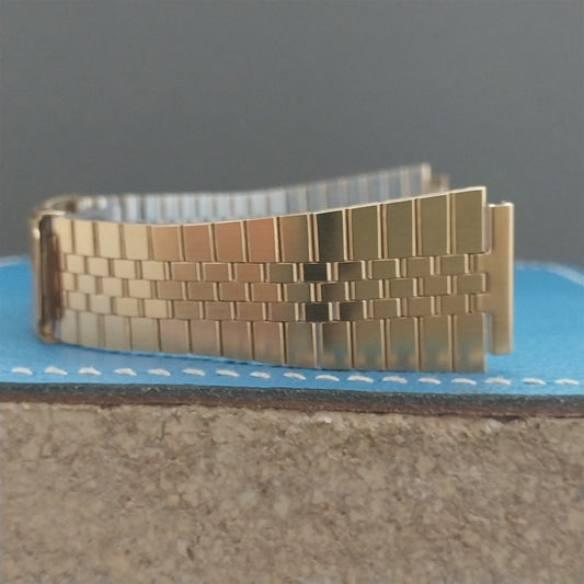 18mm Flared Gold-Tone Unused nos 1980s Vintage Watch Band