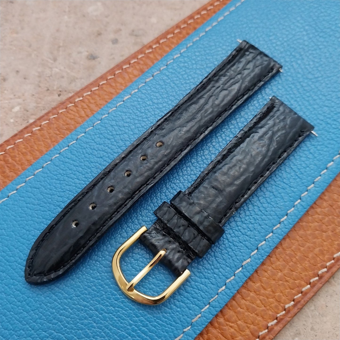 18mm Kreisler Black Shark NOS Vintage Watch Band & Gold-Tone Buckle