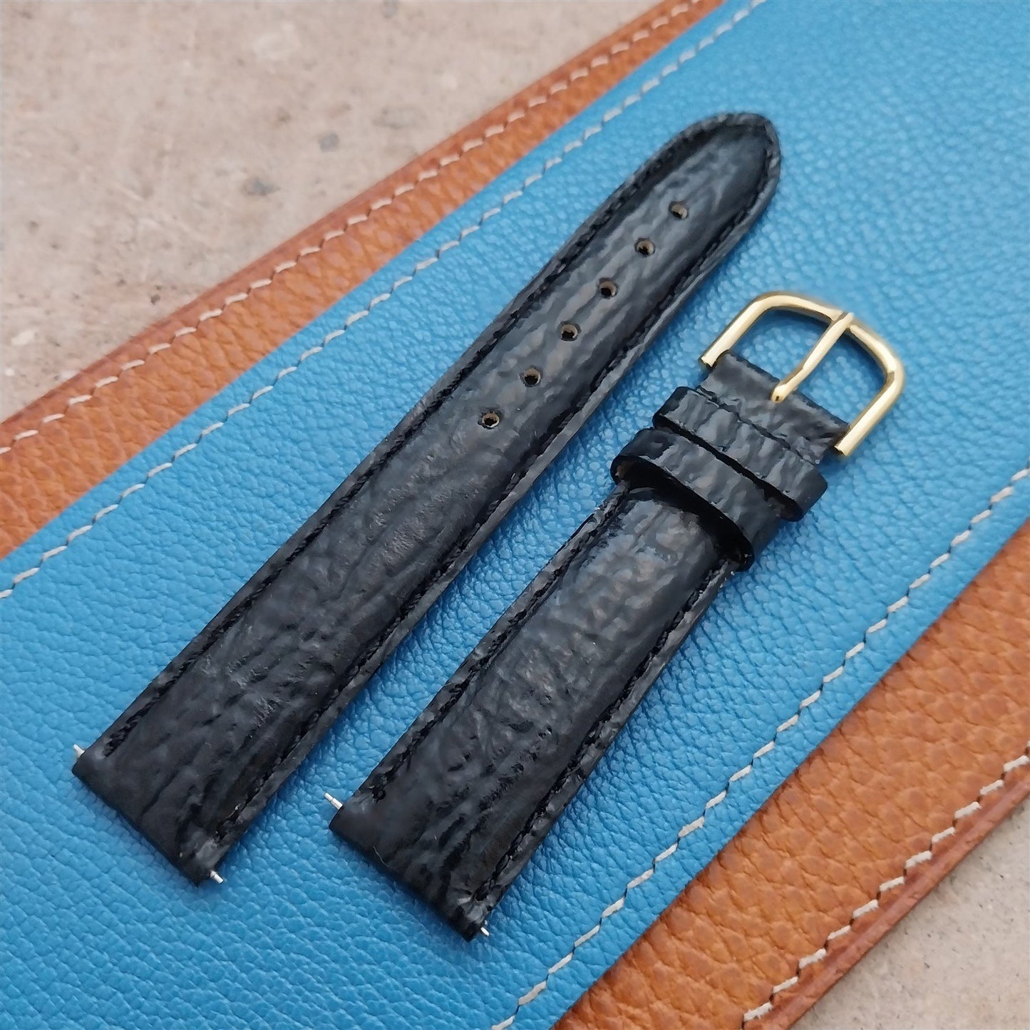 18mm Kreisler Black Shark NOS Vintage Watch Band & Gold-Tone Buckle