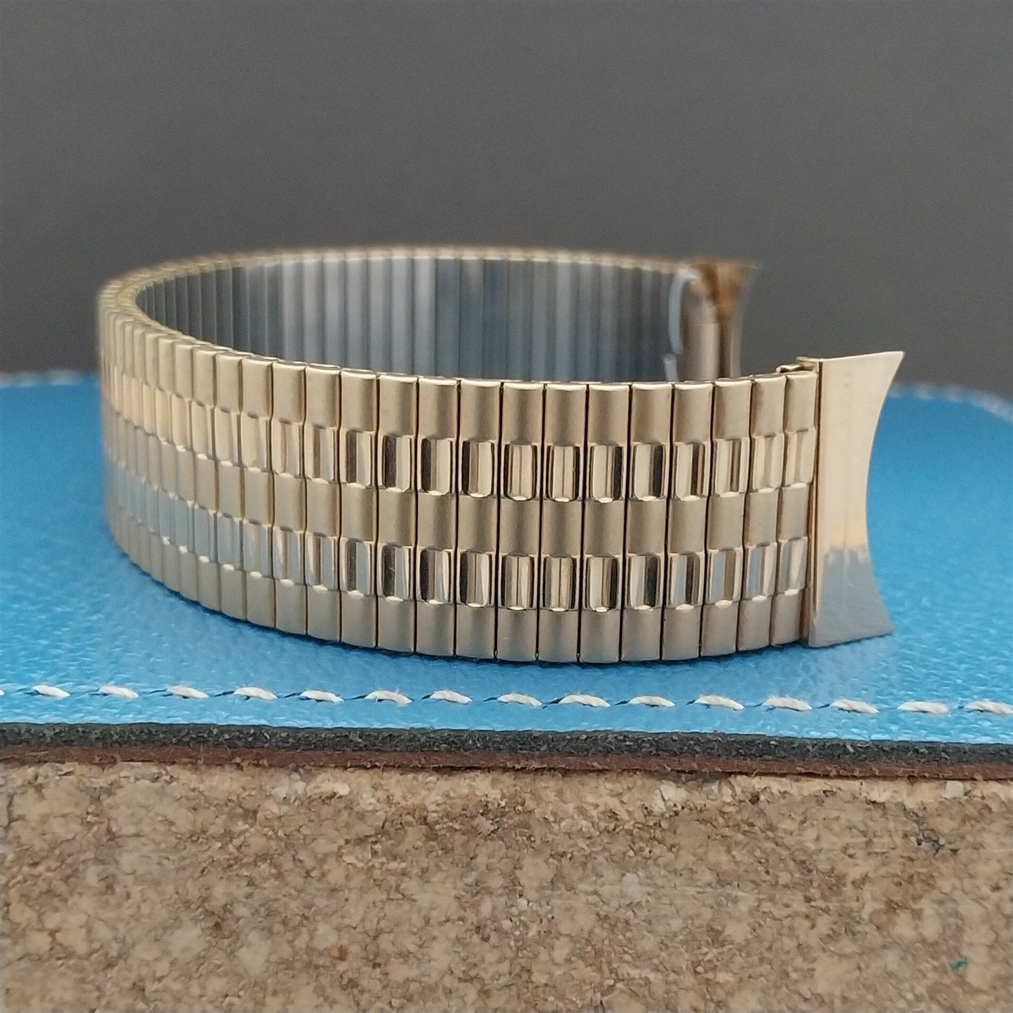 18mm Hadley Roma Gold-Tone Expansion Watch Band