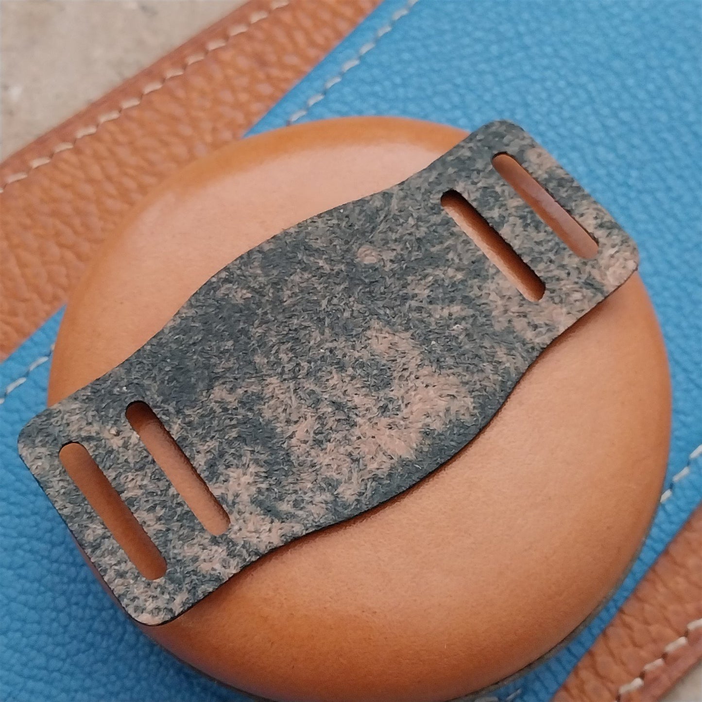 16mm Vintage Style Veg-Tanned Pebbled Leather Bund Pad for Watch Strap