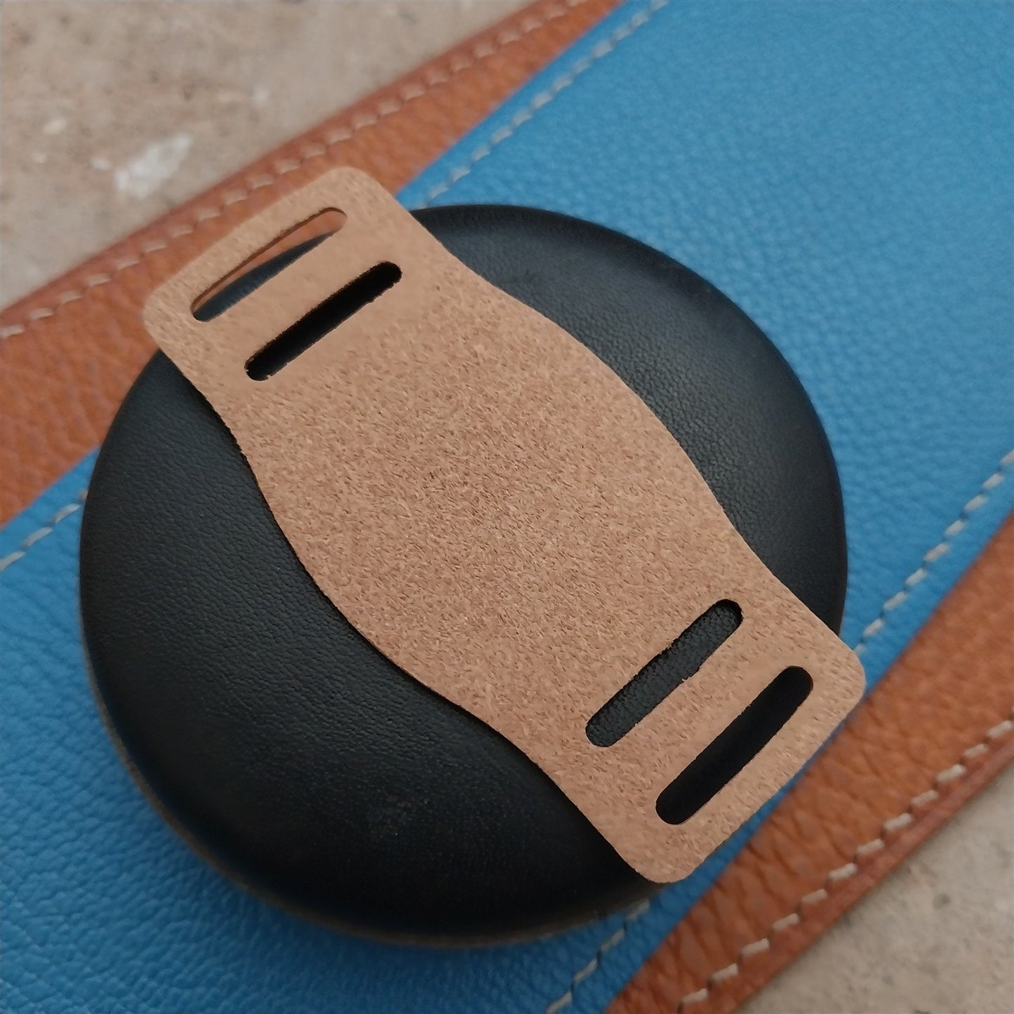 16mm Vintage Style Brown Saddle Leather Bund Pad