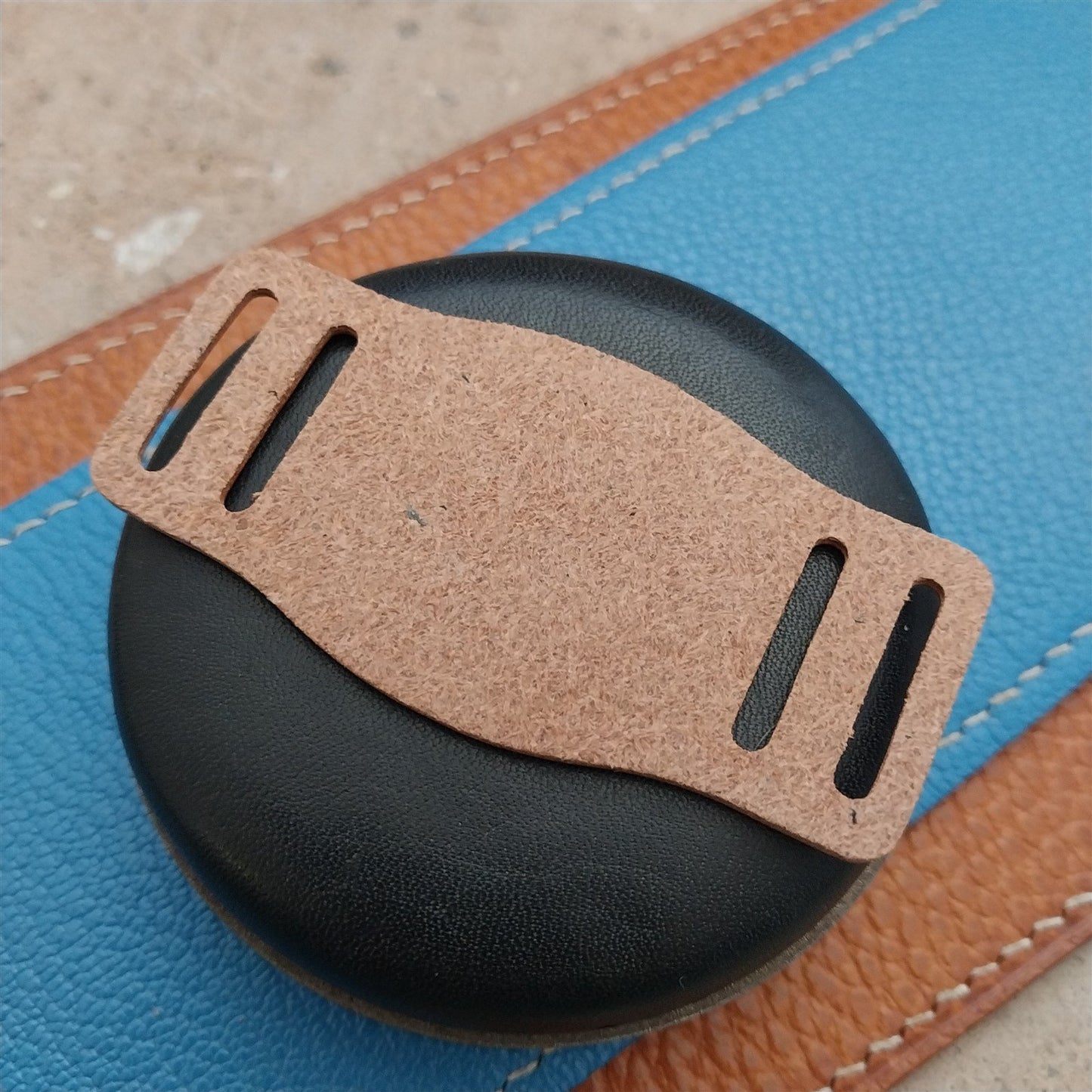 18mm Vintage Style Brown Bridle Leather Bund Pad