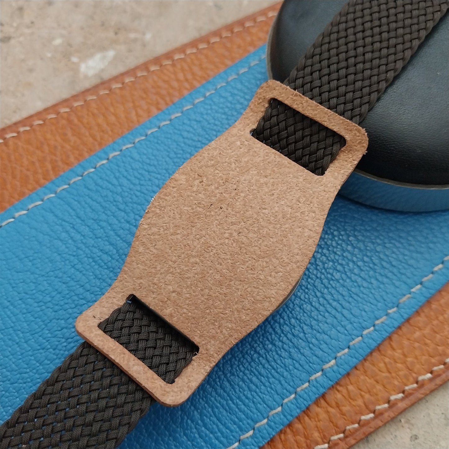 18mm Vintage Style Brown Saddle Leather Bund Pad