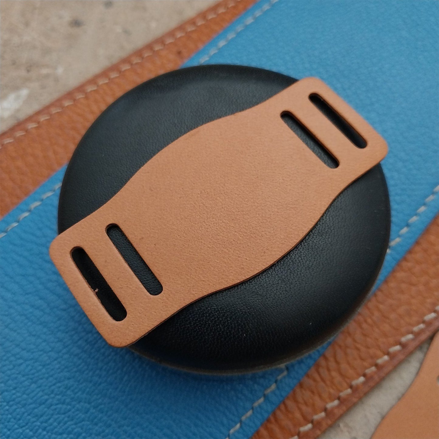 16mm Vintage Style Brown Saddle Leather Bund Pad