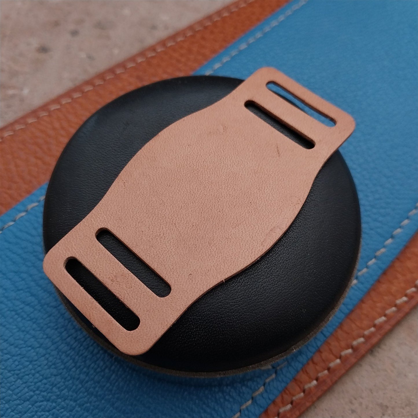 18mm Vintage Style Natural Saddle Leather Bund Pad