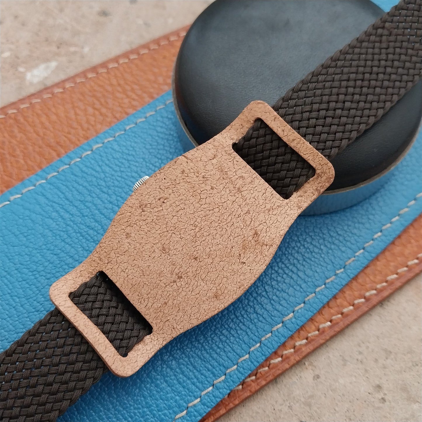18mm Vintage Style Natural Saddle Leather Bund Pad