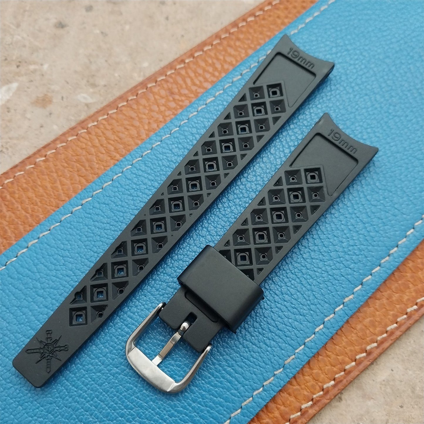 19mm Curved End Rubber Black Tropical Vintage Style Dive Watch Strap