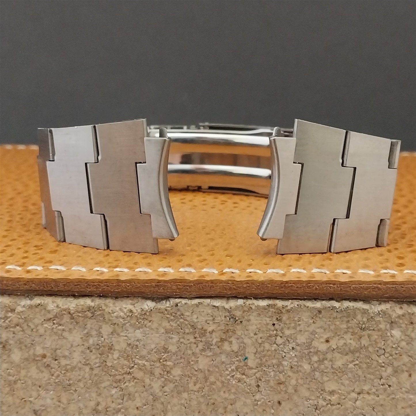 Vintage 19mm Stainless Steel Classic Flared nos Unused 1970s Watch Band