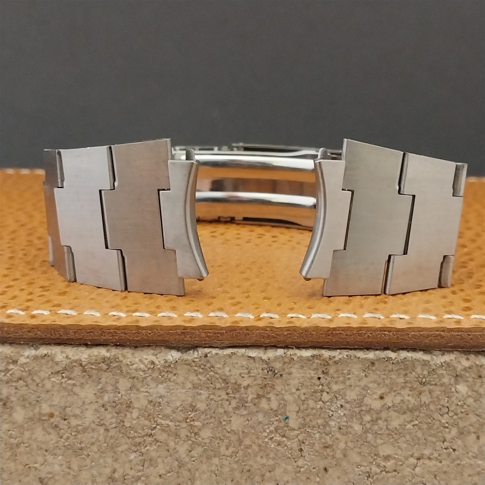 Vintage 19mm Stainless Steel Classic Flared nos Unused 1970s Watch Band