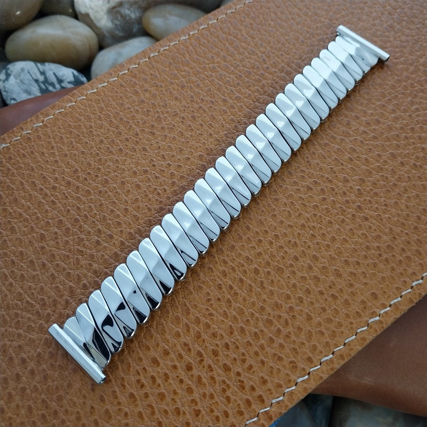 18mm 19mm 1950s Stainless Steel Expansion Bellavance USA nos Vintage Watch Band