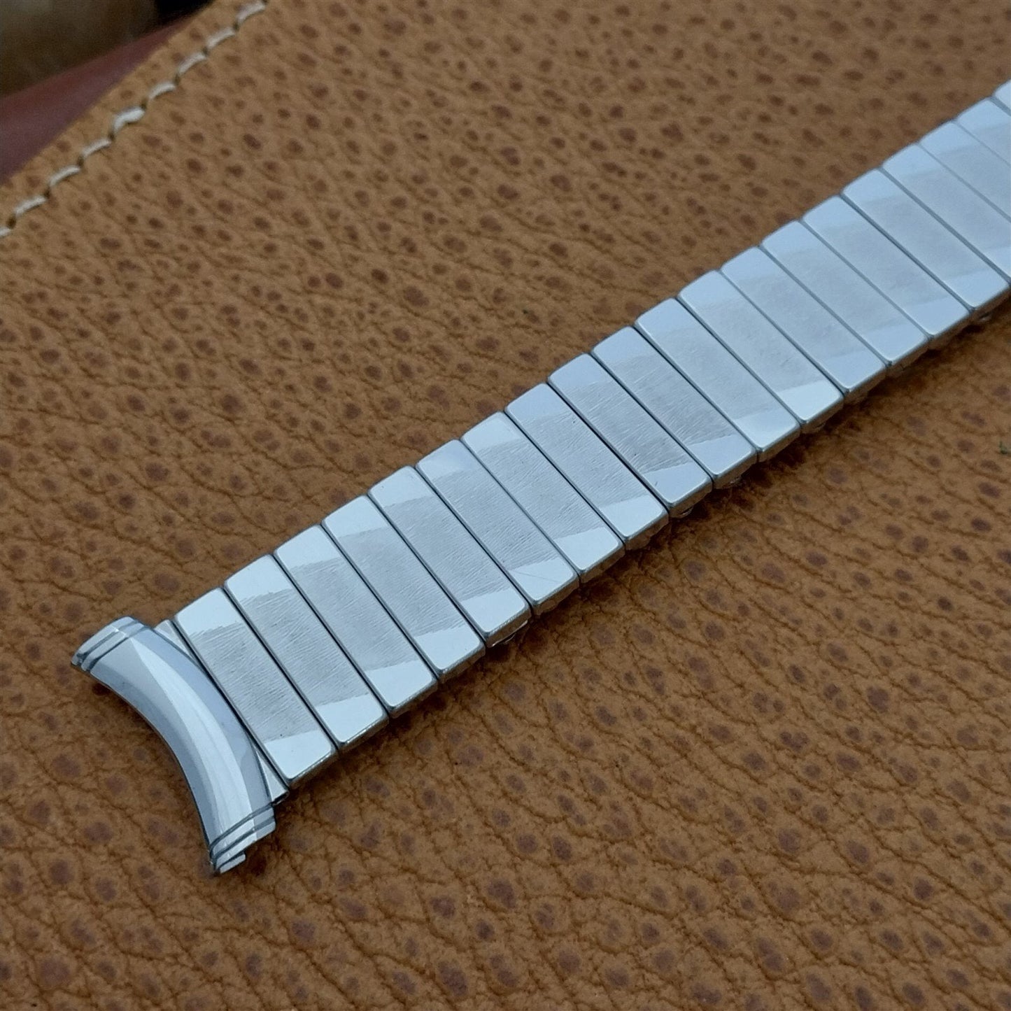 19mm 18mm 16mm White Gold-Filled Classic Kreisler nos 1960s Vintage Watch Band
