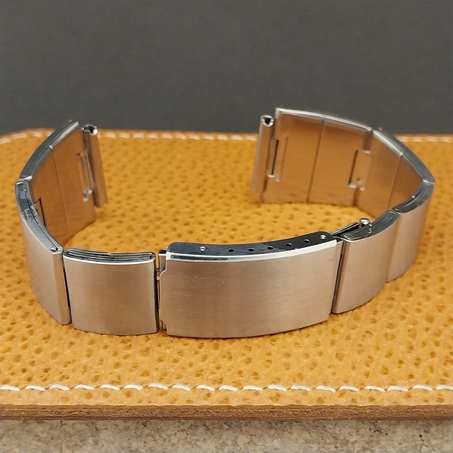19mm Stainless Steel Bear Japan Classic 1970s Unused nos Vintage Watch Band